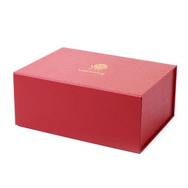 Varnishing Red Magnetic Cardboard Gift Boxes / Magnetic Box Packaging