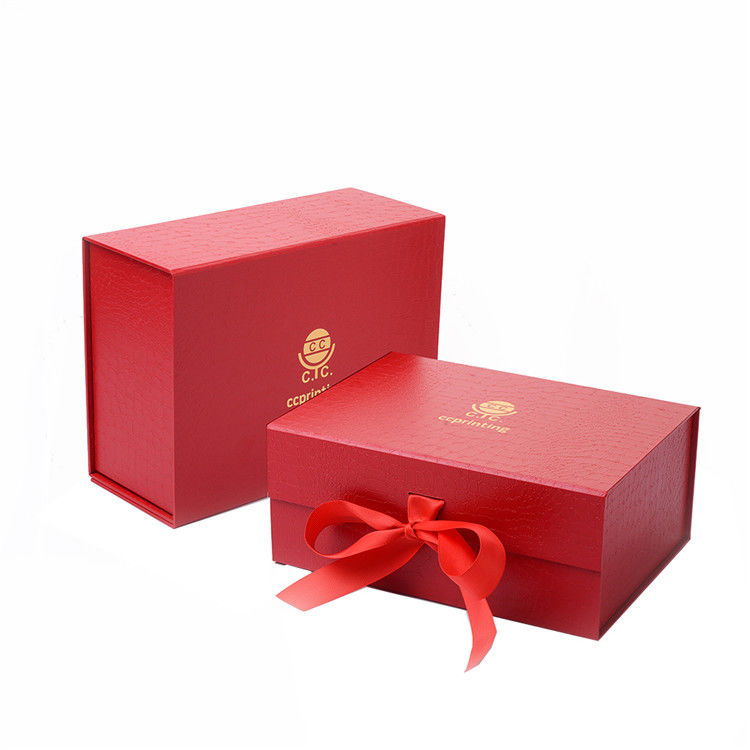 Varnishing Red Magnetic Cardboard Gift Boxes / Magnetic Box Packaging